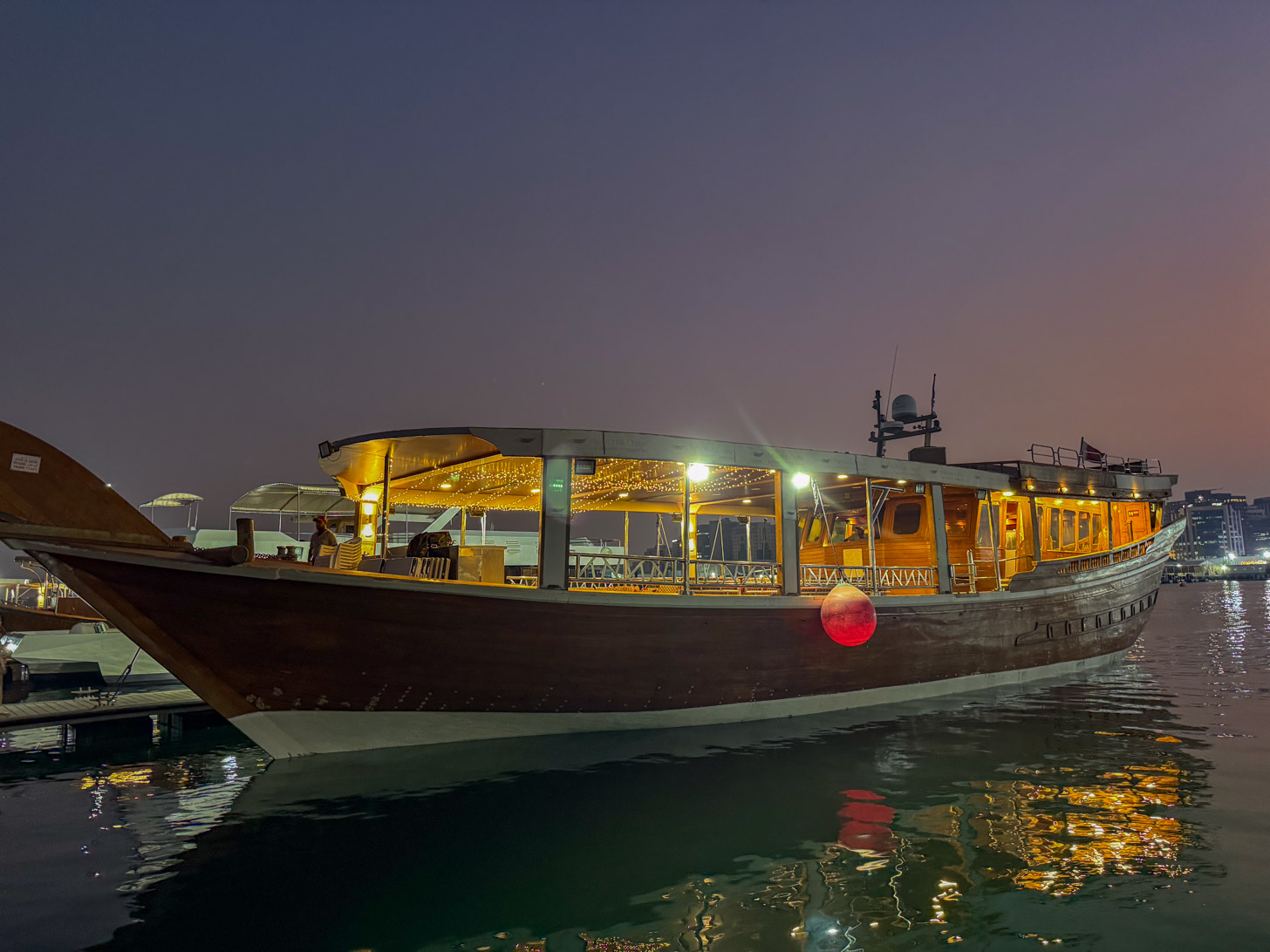 dhow tocht in het donker